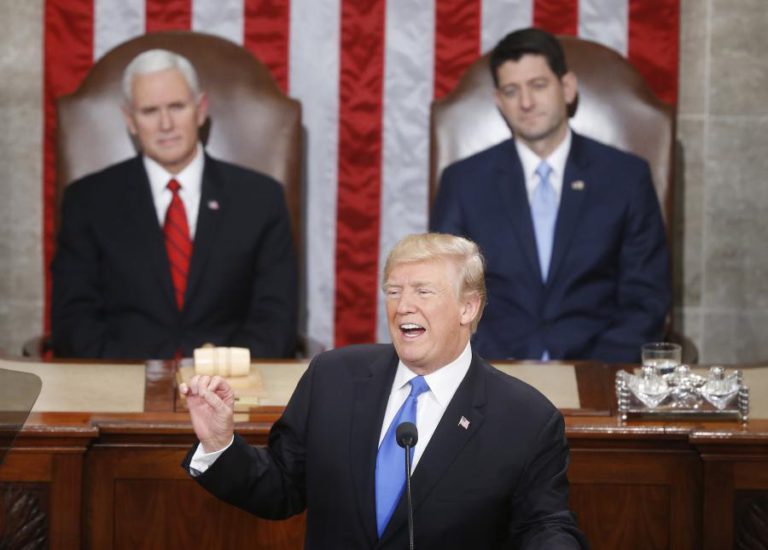 TRUMP FALA DE IMIGRAÇÃO, INVESTIMENTO E ACORDOS DE COMÉRCIO NO ESTADO DA UNIÃO