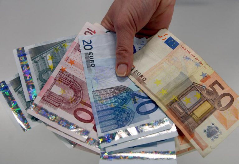 POUPANÇA DAS FAMÍLIAS NA ZONA EURO RECUA NO 3.º TRIMESTRE DE 2017