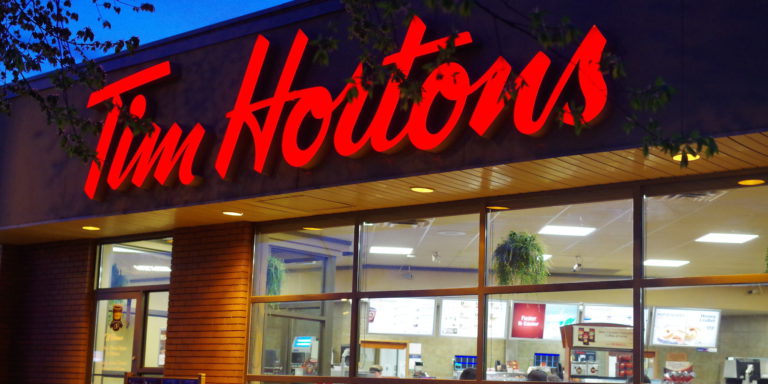 PM DE ONTÁRIO ACUSA TIM HORTONS DE BULLYING