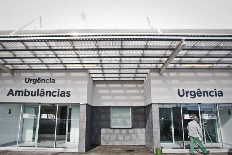 GOVERNO REALÇA MENOR ESPERA NAS URGÊNCIAS E BASTONÁRIO INSISTE QUE FALTAM RECURSOS