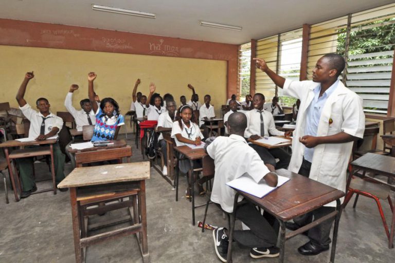 GOVERNO MOÇAMBICANO QUER 115 MIL ALUNOS NO ENSINO TÉCNICO ATÉ 2024