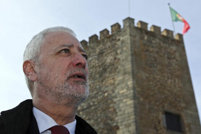 GOVERNO ESCOLHE “AUTORIDADE INTERNACIONAL” SAMPAIO DA NÓVOA COMO EMBAIXADOR NA UNESCO