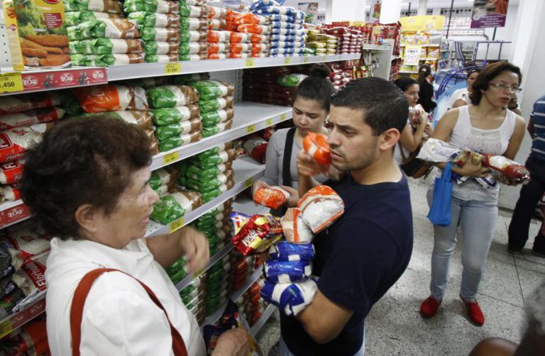 89,5% DA POPULAÇÃO VENEZUELANA SEM RENDIMENTO PARA NECESSIDADES BÁSICAS