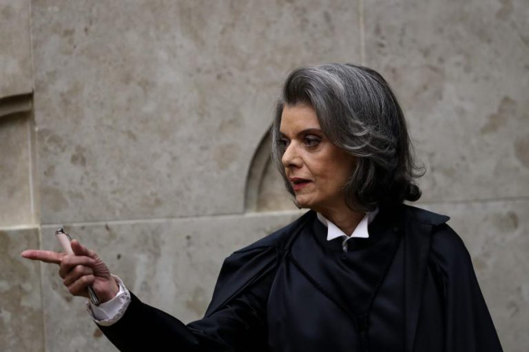 PRESIDENTE DO SUPREMO TRIBUNAL DO BRASIL REBATE CRÍTICAS AO PODER JUDICIÁRIO