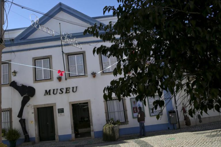 MUSEU DA LOURINHÃ REABRE HOJE COM NOVAS COLEÇÕES