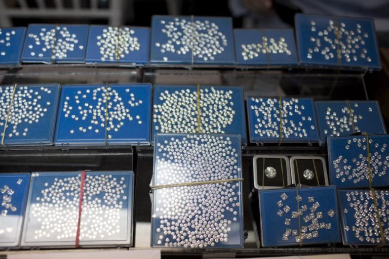 MULTINACIONAIS DE JOALHARIA DEVEM GARANTIR PROVENIÊNCIA DOS DIAMANTES – HRW