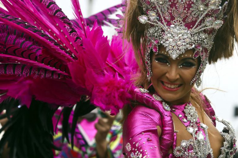 PRIMEIRO-MINISTRO ASSINA DESPACHO DE TOLERÂNCIA DE PONTO NA TERÇA-FEIRA DE CARNAVAL