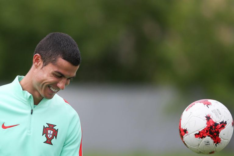RONALDO, PATRÍCIO E BERNARDO SILVA CANDIDATOS A JOGADORES DO ANO QUINAS DE OURO