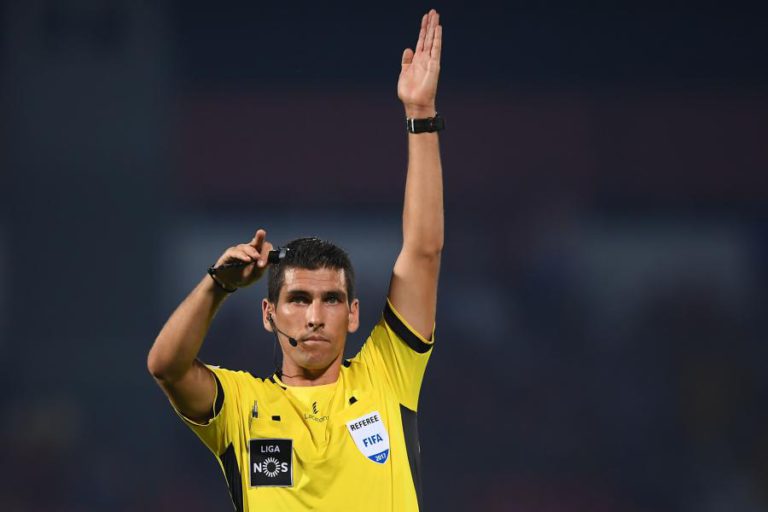 ÁRBITRO FÁBIO VERÍSSIMO NO PAÇOS DE FERREIRA-BENFICA