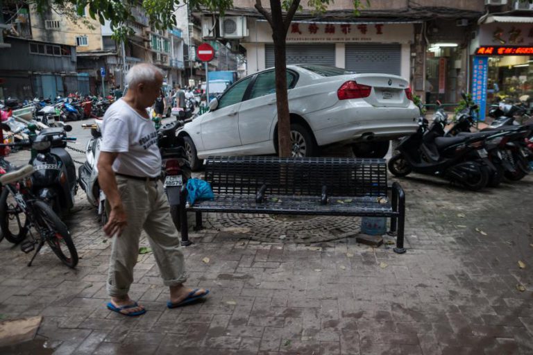 TUFÃO HATO CAUSA 1,3 MIL MILHÕES DE EUROS DE PREJUÍZOS EM MACAU