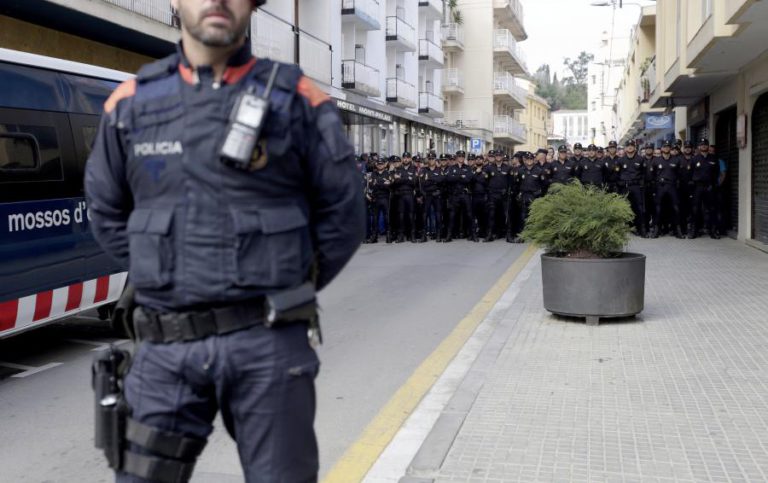QUARENTA HOMENS DETIDOS EM ESPANHA POR PEDOFILIA