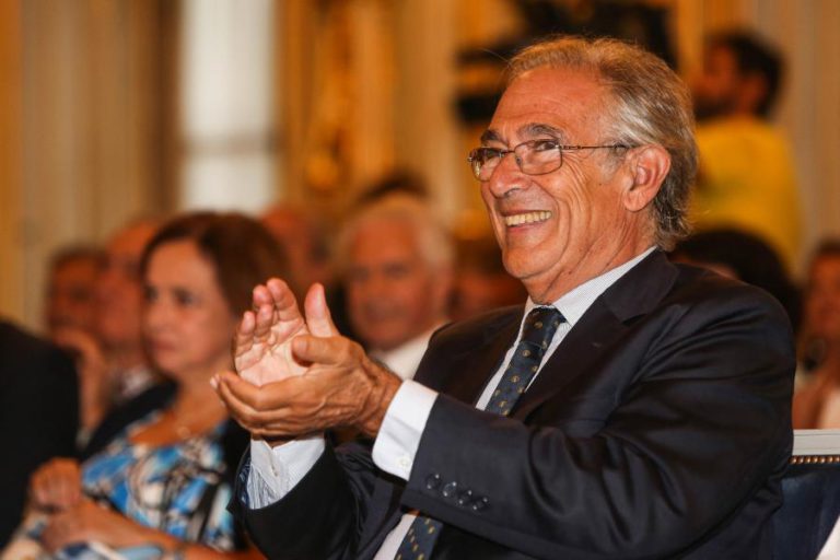 SOBRINHO SIMÕES PREMIADO COM GAGO AWARD POR CAPACITAR CULTURA CIENTÍFICA NA EUROPA