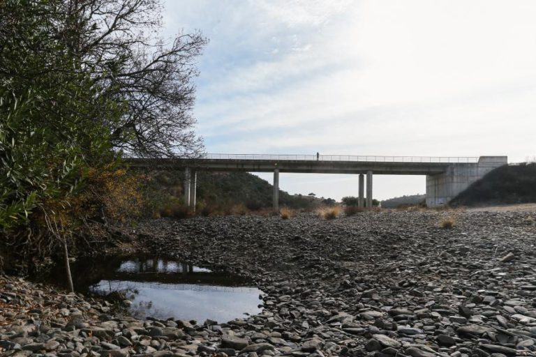 PRODUTORES DO NORDESTE ALGARVIO ESTÃO ENDIVIDADOS E RECLAMAM MEDIDAS CONTRA A SECA