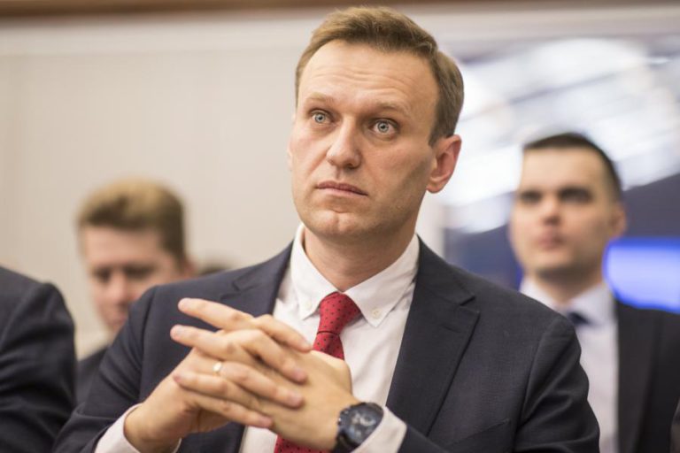 OPOSITOR RUSSO NAVALNY FOI LIBERTADO, MAS PODE SER CONDENADO A ATÉ 30 DIAS DE PRISÃO