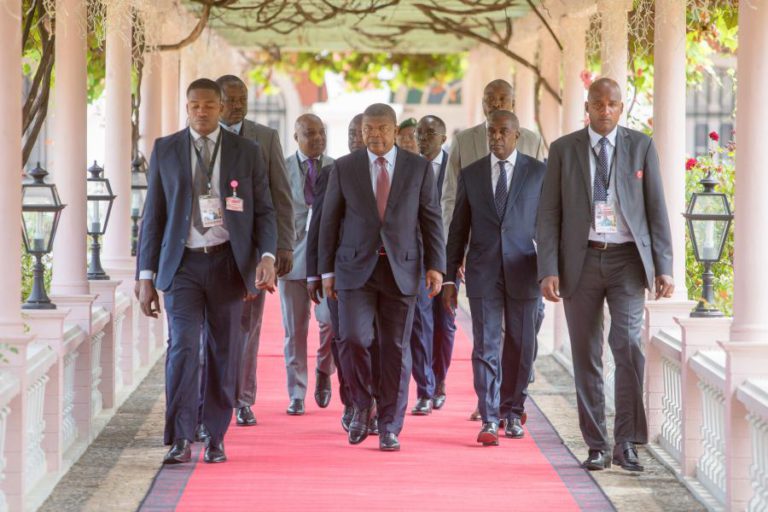 ANGOLA COMEÇA ESTE ANO A DESCENTRALIZAR COMPETÊNCIAS E RECURSOS PARA OS MUNICÍPIOS
