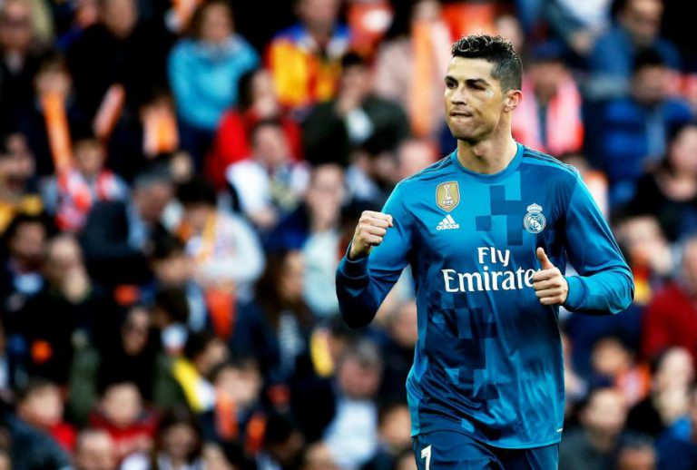 CRISTIANO RONALDO INTEGRA TREINO DO REAL MADRID SEM LIMITAÇÕES