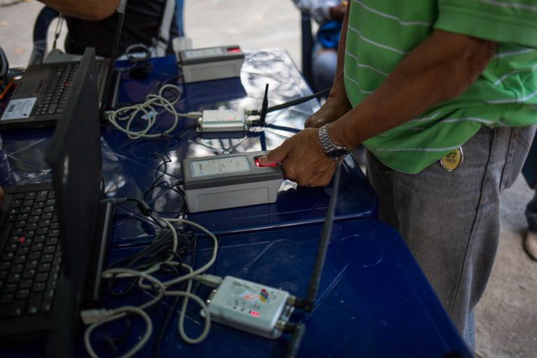 OPOSIÇÃO VENEZUELANA ANUNCIA QUE NÃO PARTICIPARÁ NAS ELEIÇÕES PRESIDENCIAIS