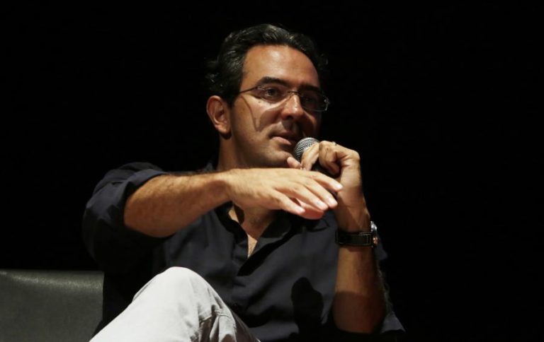 COLOMBIANO JUAN GABRIEL VÁSQUEZ VENCE PRÉMIO PRINCIPAL DO CORRENTES D’ESCRITAS