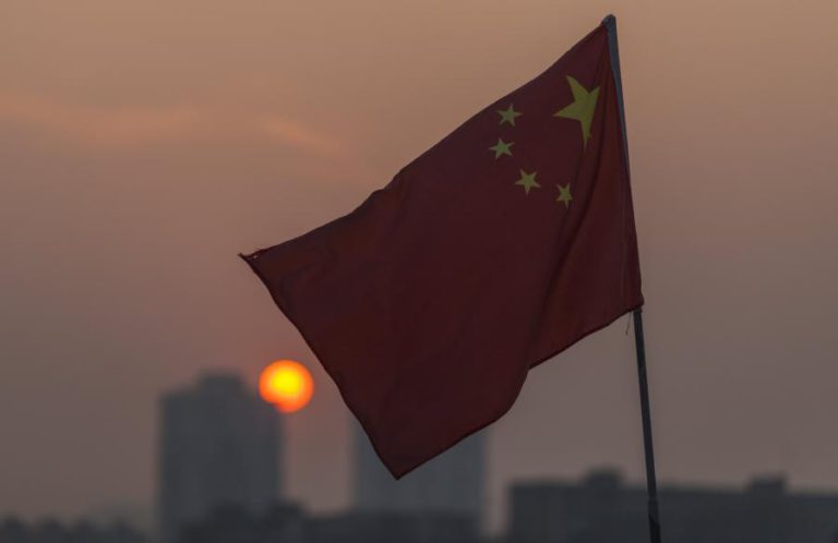 QUATRO MORTOS E SEIS FERIDOS EM EXPLOSÃO NUMA FÁBRICA NA CHINA