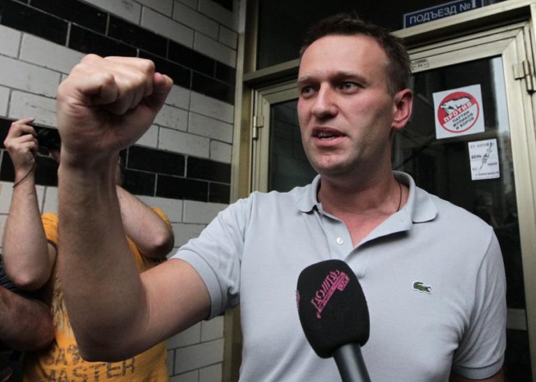 OPOSITOR RUSSO ALEXEI NAVALNY DETIDO UM MÊS ANTES DAS PRESIDENCIAIS