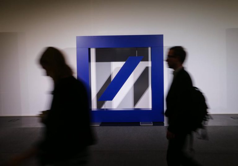 GRUPO DEUTSCHE BANK CORTA ATÉ 500 POSTOS DE TRABALHO EM TODO O MUNDO
