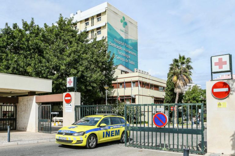 CENTRO HOSPITALAR DO ALGARVE NEGA TER PRESSIONADO DIRETORES DEMISSIONÁRIOS