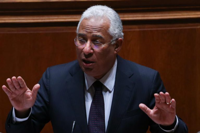 COMBOIO DE ALTA VELOCIDADE É “TABU” E ESTÁ ADIADO POR “MUITO TEMPO”, DIZ ANTÓNIO COSTA AO JORNAL ABC