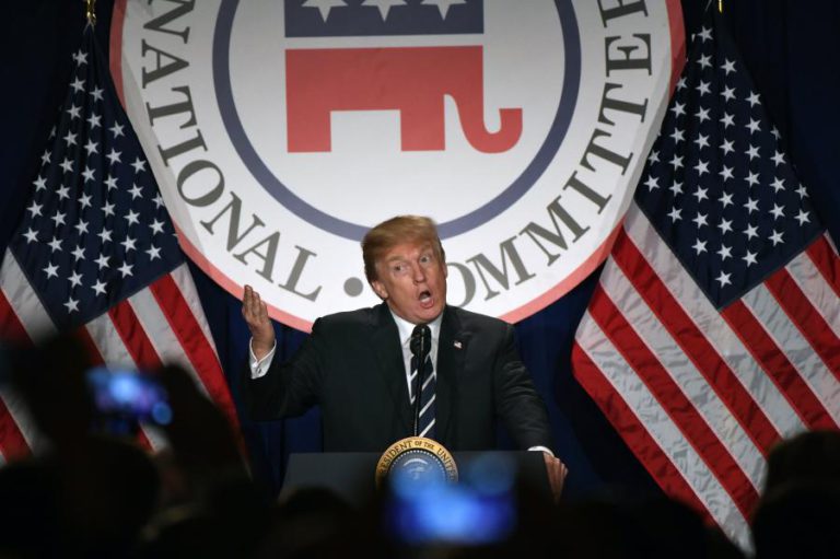 TRUMP DIZ QUE MEMORANDO DESCLASSIFICADO DEVERIA “ENVERGONHAR MUITA GENTE”