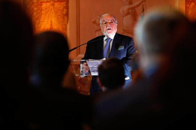 “TALVEZ A CRISE ATUAL NECESSITE DA VOZ DOS FILÓSOFOS E DOS POETAS”, DIZ MANUEL ALEGRE