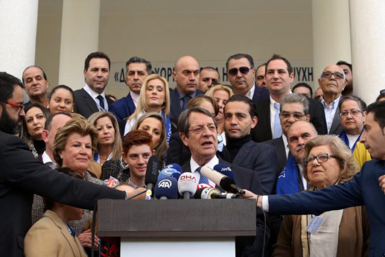 NICOS ANASTASIADES REELEITO PRESIDENTE DO CHIPRE