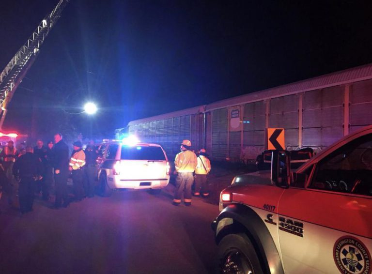 PELO MENOS DOIS MORTOS E 70 FERIDOS EM COLISÃO DE COMBOIO DE CARGA E DE PASSAGEIROS