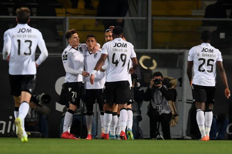VITÓRIA DE GUIMARÃES REGRESSA AOS TREINOS, SOB O COMANDO DE PEDRO BRITO