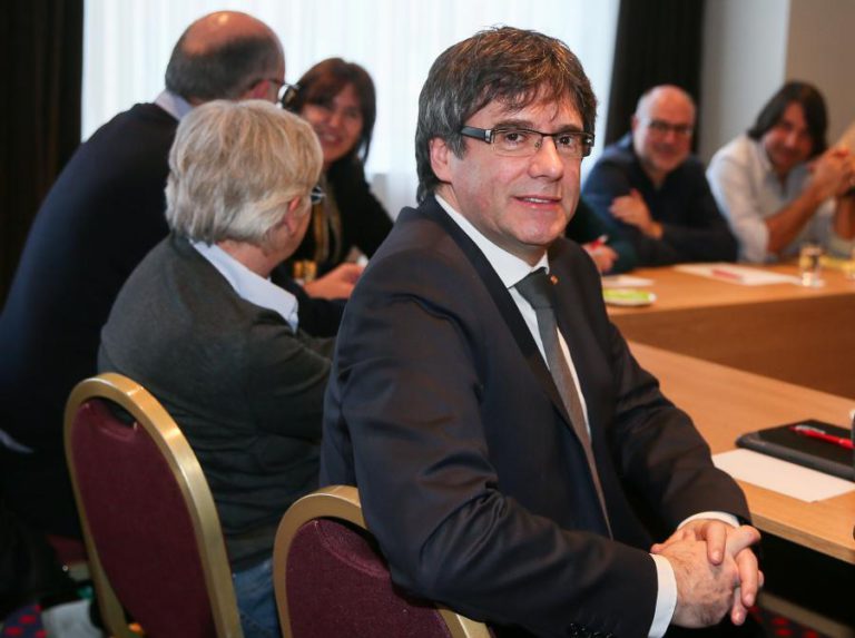 PARLAMENTO DA CATALUNHA LEVA CASO PUIGDEMONT A TRIBUNAL EUROPEU