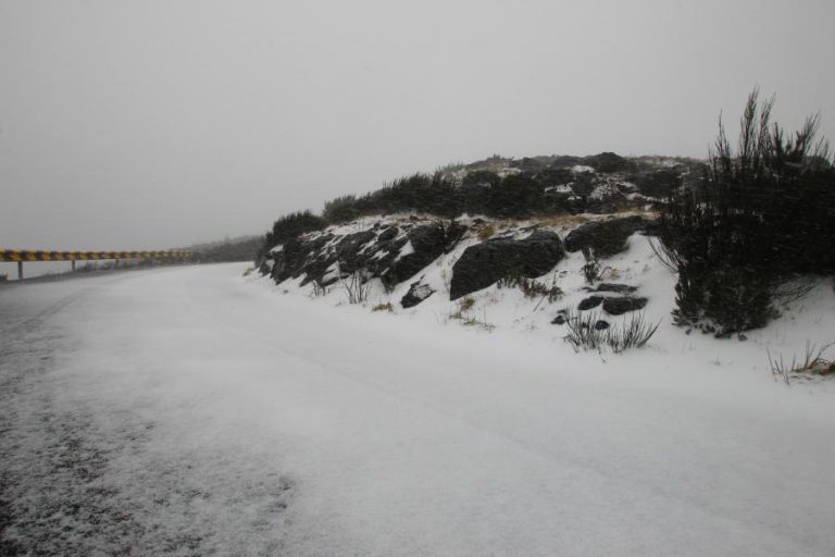 NEVE PROVOCA CONSTRANGIMENTOS NO IP4 E A24 NA ZONA DE VILA REAL