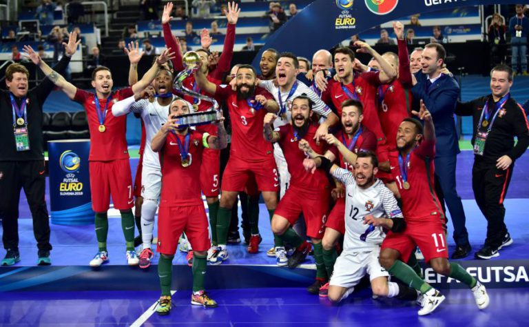 PRIMEIRO-MINISTRO DIZ QUE PORTUGAL MERECE TÍTULO DE CAMPEÃO EUROPEU DE FUTSAL