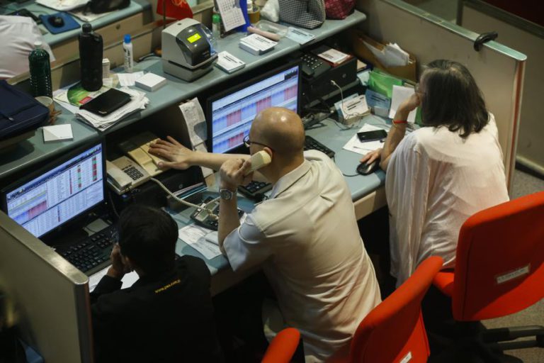 TAXAS EURIBOR MANTÊM-SE A 3 E 9 MESES E SOBEM A 6 E 12 MESES