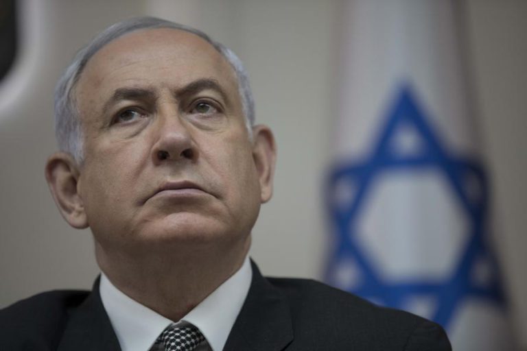 PRIMEIRO-MINISTRO ISRAELITA REJEITA ACUSAÇÕES DE CORRUPÇÃO FEITAS PELA POLÍCIA