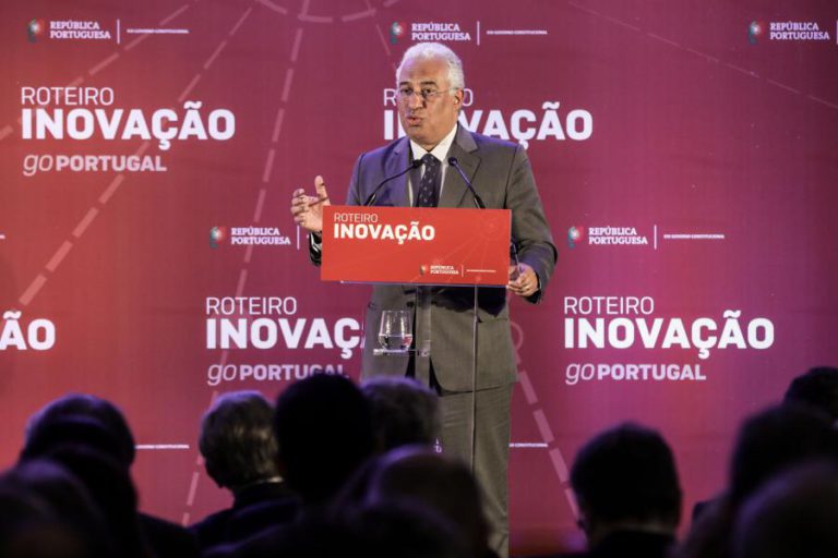 ANTÓNIO COSTA QUER NOVE EM CADA DEZ PORTUGUESES A NAVEGAR NA INTERNET EM 2030