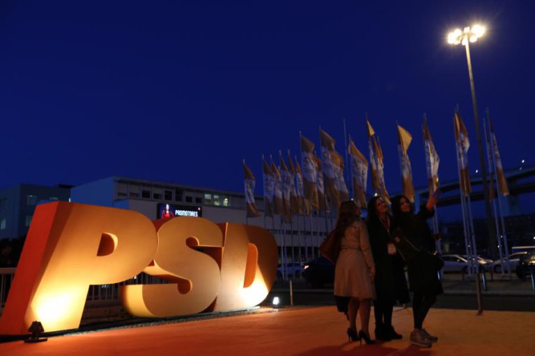 CONGRESSO DO PSD COMEÇA COM 22 MINUTOS DE ATRASO