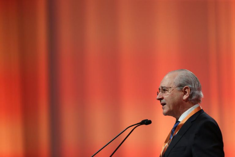 RUI RIO DEFENDE DIÁLOGO PARTIDÁRIO EM NOME DO INTERESSE NACIONAL