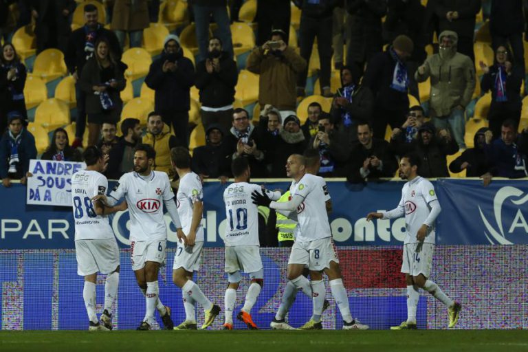 BELENENSES GANHA NO ESTORIL E REGRESSA ÀS VITÓRIAS QUASE QUATRO MESES DEPOIS