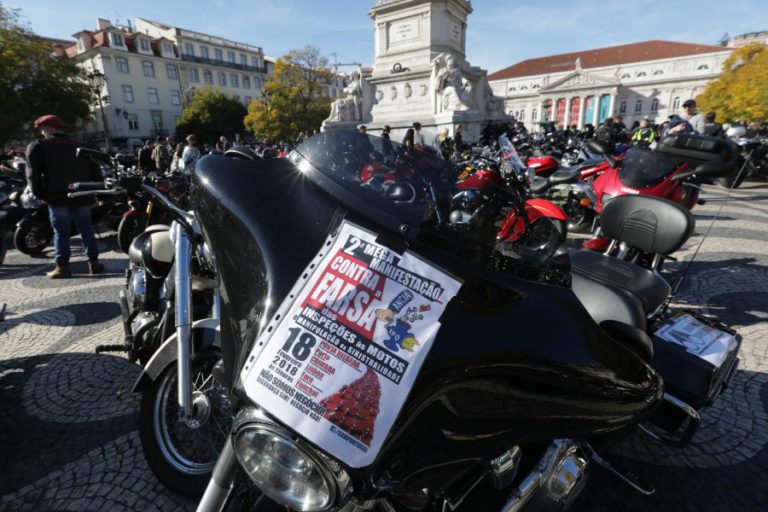 MILHARES DE MOTOCICLISTAS INICIAM PROTESTO EM VÁRIAS CIDADES DO PAÍS