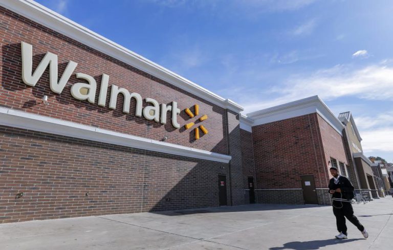 WALL STREET FECHA EM BAIXA ARRASTADA PELA WALMART E VONTADE DE REDUZIR RISCOS