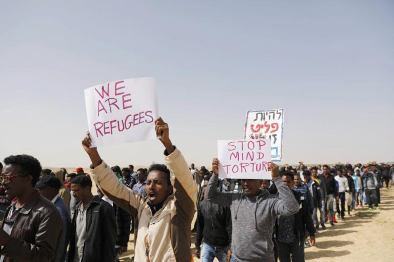 DEZ MIL PROTESTARAM EM ISRAEL CONTRA PLANO PARA EXPULSAR 38 MIL IMIGRANTES DO PAÍS