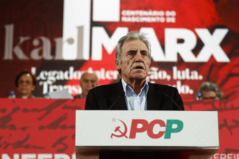 PCP NÃO ABDICA DE SER COMUNISTA E ESTÁ ORGULHOSO DO SEU PAPEL, DIZ JERÓNIMO DE SOUSA
