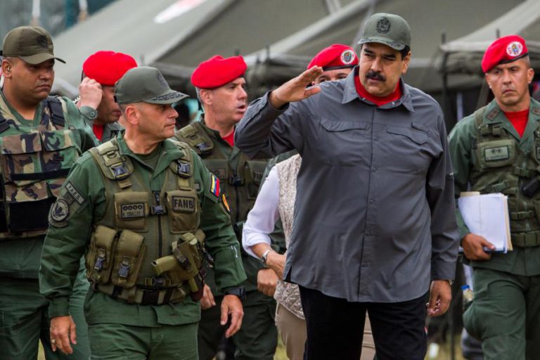 MADURO PEDE ÀS FORÇAS ARMADAS UM PLANO CONTRA SABOTAGEM ELÉTRICA NA VENEZUELA
