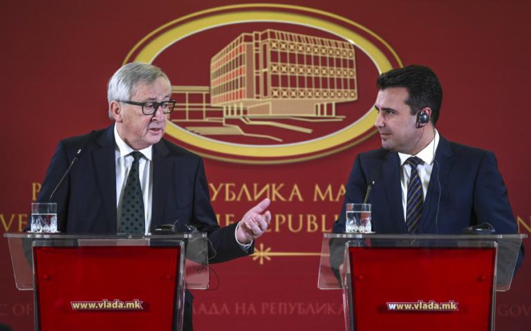 JUNCKER EXORTA MACEDÓNIA E GRÉCIA A ACABAREM COM DIFERENDO DIPLOMÁTICO SOBRE NOME