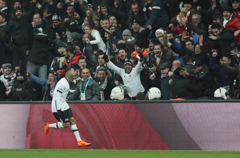 RICARDO QUARESMA DÁ A VITÓRIA AO BESIKTAS NO DÉRBI COM O FENERBAHCE