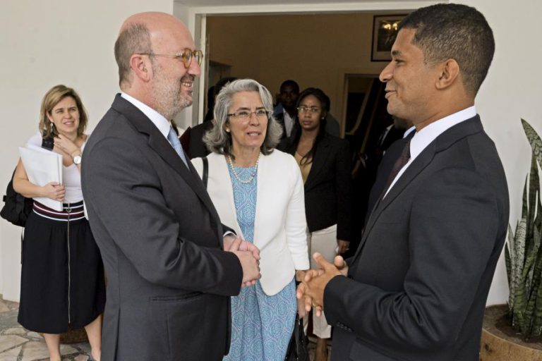 MINISTRO DO AMBIENTE GARANTE QUE “NÃO VAI FALTAR ÁGUA NAS TORNEIRAS DOS PORTUGUESES”