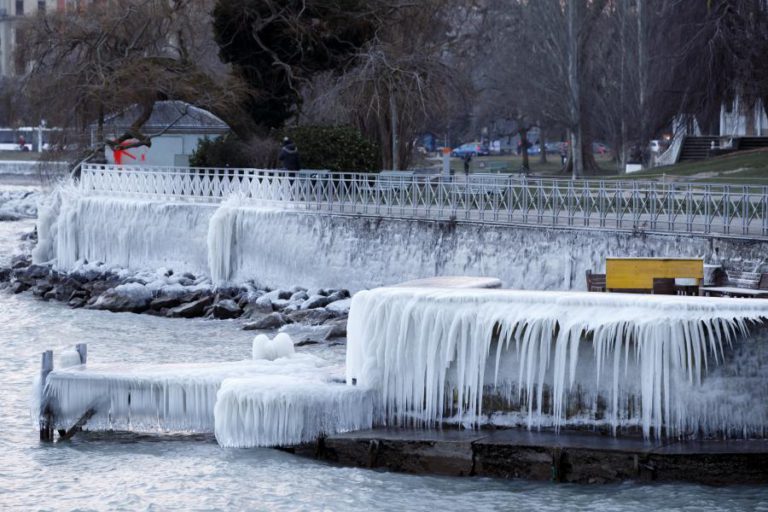 FRIO SIBERIANO NA EUROPA PROVOCA MAIS DE 20 MORTES EM QUATRO DIAS
